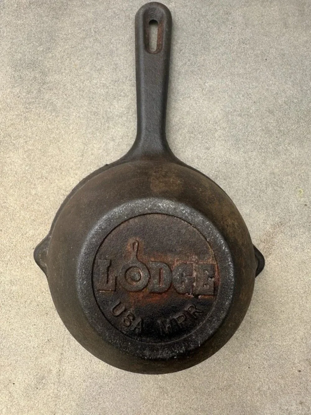 Lodge Set of 2 Cast Iron Melting Pot with Pour Spouts and Melting Cauldron VNTG